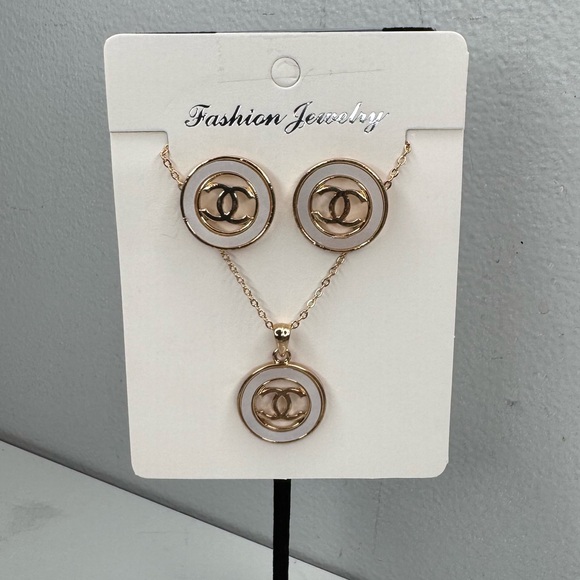 Jewelry - Earring & Necklace Set